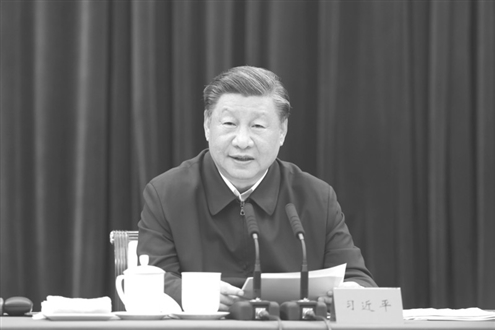 10月12日下午,中共中央总书记、国家主席、中央军委主席习近平在江西省南昌市主持召开进一步推动长江经济带高质量发展座谈会并发表重要讲话。新华社发